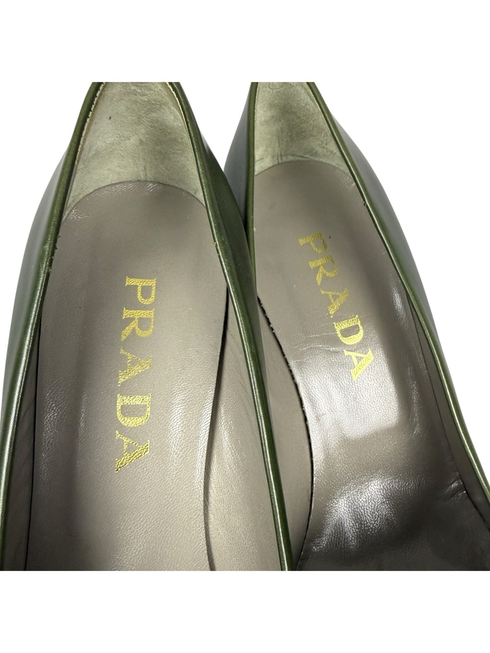 Prada Vintage Green Leather Classic Pointed Pumps - Picture 4 of 9